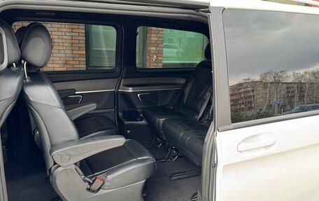 Mercedes-Benz V-Класс, 2017 год, 5 200 000 рублей, 16 фотография