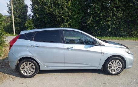 Hyundai Solaris II рестайлинг, 2011 год, 750 000 рублей, 8 фотография