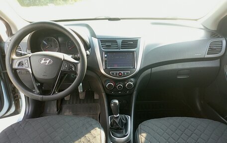Hyundai Solaris II рестайлинг, 2011 год, 750 000 рублей, 11 фотография