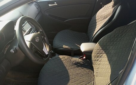 Hyundai Solaris II рестайлинг, 2011 год, 750 000 рублей, 12 фотография