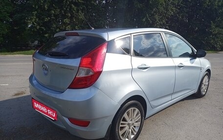 Hyundai Solaris II рестайлинг, 2011 год, 750 000 рублей, 7 фотография