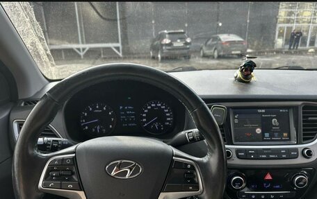 Hyundai Solaris II рестайлинг, 2018 год, 1 200 000 рублей, 3 фотография