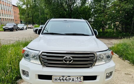 Toyota Land Cruiser 200, 2014 год, 3 750 000 рублей, 2 фотография