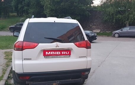 Mitsubishi Pajero Sport II рестайлинг, 2015 год, 1 550 000 рублей, 10 фотография
