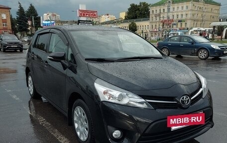 Toyota Verso I, 2014 год, 1 590 000 рублей, 2 фотография