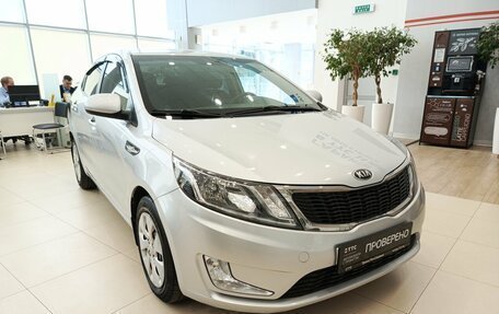 KIA Rio III рестайлинг, 2013 год, 798 000 рублей, 3 фотография