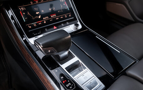 Audi A8, 2018 год, 4 800 000 рублей, 3 фотография