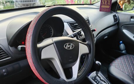 Hyundai Solaris II рестайлинг, 2011 год, 900 000 рублей, 12 фотография
