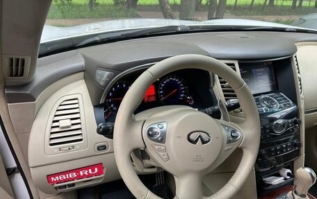 Infiniti FX II, 2010 год, 1 480 000 рублей, 9 фотография