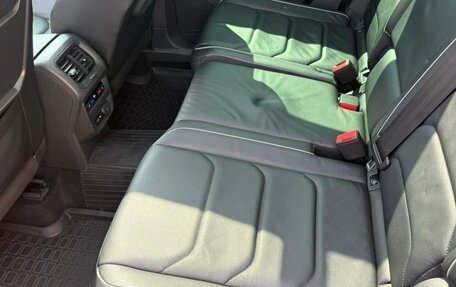 Volkswagen Tiguan II, 2018 год, 2 350 000 рублей, 10 фотография