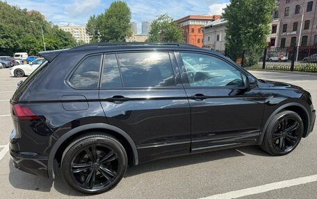 Volkswagen Tiguan II, 2018 год, 2 350 000 рублей, 4 фотография