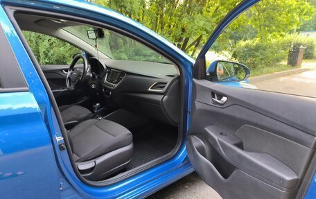 Hyundai Solaris II рестайлинг, 2017 год, 910 000 рублей, 2 фотография