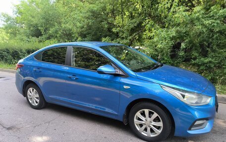 Hyundai Solaris II рестайлинг, 2017 год, 910 000 рублей, 3 фотография