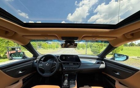 Lexus ES VII, 2022 год, 2 720 000 рублей, 5 фотография