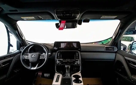 Lexus LX, 2024 год, 17 000 000 рублей, 8 фотография