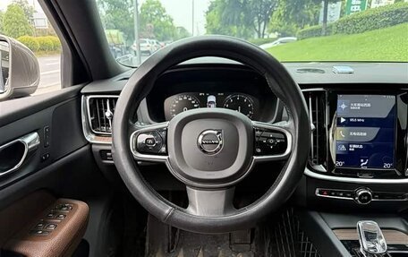 Volvo S60 III, 2022 год, 2 400 000 рублей, 9 фотография