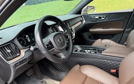 Volvo S60 III, 2022 год, 2 400 000 рублей, 10 фотография