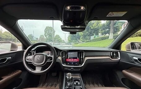 Volvo S60 III, 2022 год, 2 400 000 рублей, 5 фотография