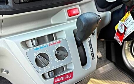 Daihatsu Mira e:S II, 2022 год, 560 000 рублей, 20 фотография