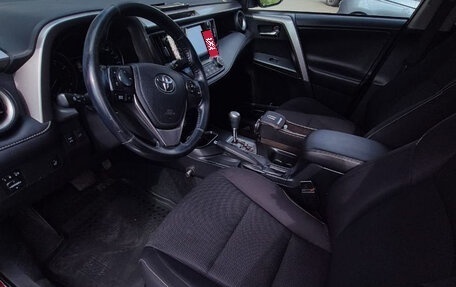 Toyota RAV4, 2017 год, 2 600 000 рублей, 3 фотография