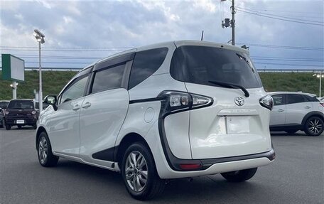 Toyota Sienta II, 2022 год, 967 000 рублей, 7 фотография