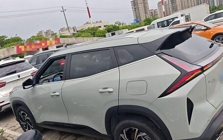 Geely Atlas, 2023 год, 1 550 000 рублей, 4 фотография