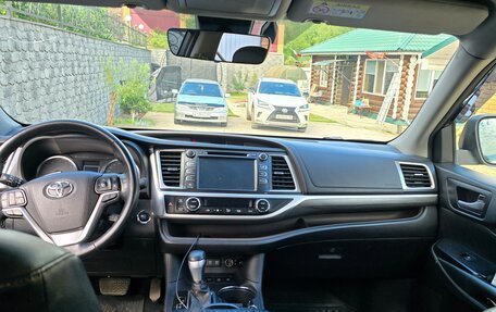 Toyota Highlander III, 2017 год, 4 600 000 рублей, 6 фотография