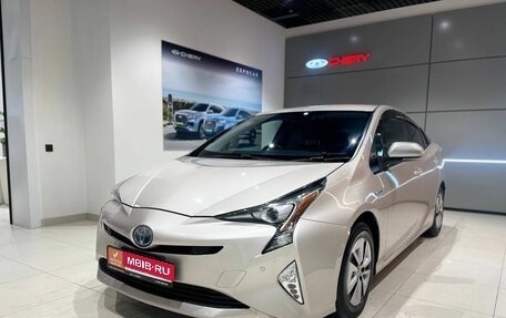 Toyota Prius IV XW50, 2018 год, 1 670 000 рублей, 1 фотография