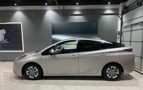Toyota Prius IV XW50, 2018 год, 1 670 000 рублей, 8 фотография