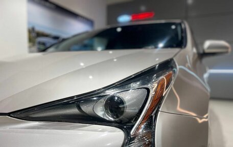 Toyota Prius IV XW50, 2018 год, 1 670 000 рублей, 10 фотография