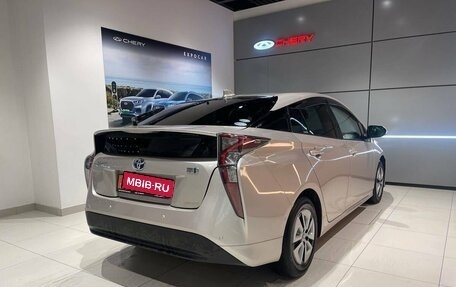 Toyota Prius IV XW50, 2018 год, 1 670 000 рублей, 5 фотография