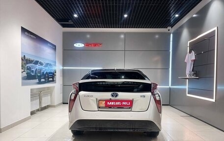 Toyota Prius IV XW50, 2018 год, 1 670 000 рублей, 6 фотография