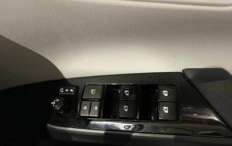 Toyota Prius IV XW50, 2018 год, 1 670 000 рублей, 23 фотография