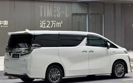 Toyota Vellfire II, 2021 год, 7 300 000 рублей, 22 фотография