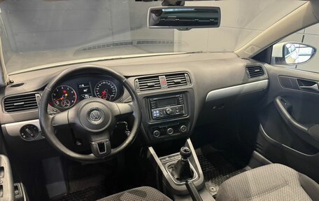 Volkswagen Jetta VI, 2011 год, 800 000 рублей, 8 фотография