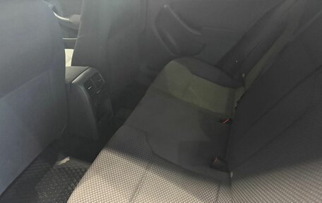 Volkswagen Jetta VI, 2011 год, 800 000 рублей, 14 фотография