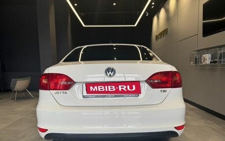 Volkswagen Jetta VI, 2011 год, 800 000 рублей, 6 фотография
