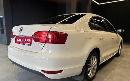 Volkswagen Jetta VI, 2011 год, 800 000 рублей, 7 фотография