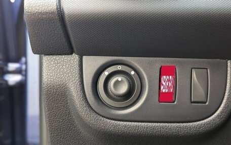 Renault Logan II, 2019 год, 1 050 000 рублей, 17 фотография