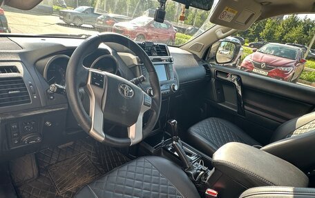Toyota Land Cruiser Prado 150 рестайлинг 2, 2015 год, 3 299 000 рублей, 3 фотография