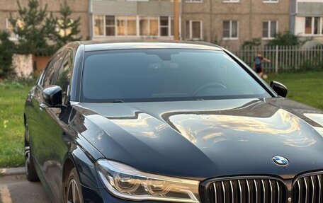 BMW 7 серия, 2018 год, 4 000 000 рублей, 2 фотография