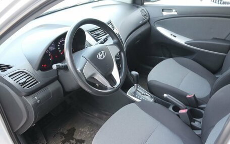 Hyundai Solaris II рестайлинг, 2011 год, 590 000 рублей, 12 фотография