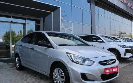 Hyundai Solaris II рестайлинг, 2011 год, 590 000 рублей, 3 фотография