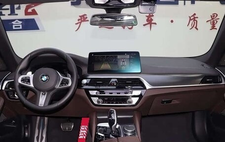 BMW 5 серия, 2021 год, 4 800 000 рублей, 10 фотография