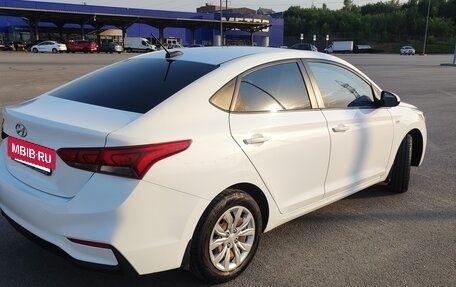 Hyundai Solaris II рестайлинг, 2018 год, 850 000 рублей, 4 фотография