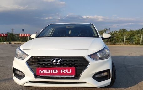 Hyundai Solaris II рестайлинг, 2018 год, 850 000 рублей, 2 фотография