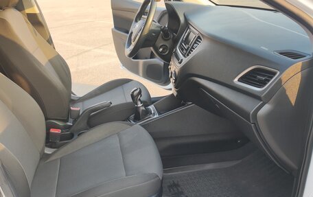Hyundai Solaris II рестайлинг, 2018 год, 850 000 рублей, 8 фотография