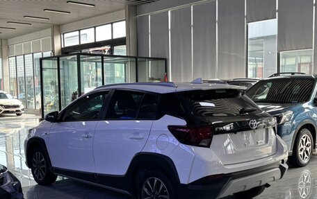 Toyota Yaris XP150 рестайлинг, 2022 год, 1 400 000 рублей, 4 фотография