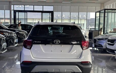 Toyota Yaris XP150 рестайлинг, 2022 год, 1 400 000 рублей, 5 фотография