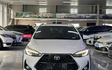 Toyota Yaris XP150 рестайлинг, 2022 год, 1 400 000 рублей, 2 фотография